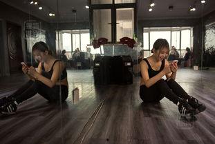 百万女主播萱萱图片,网络红人的崛起之路